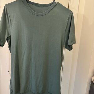 lululemon fundamental tee